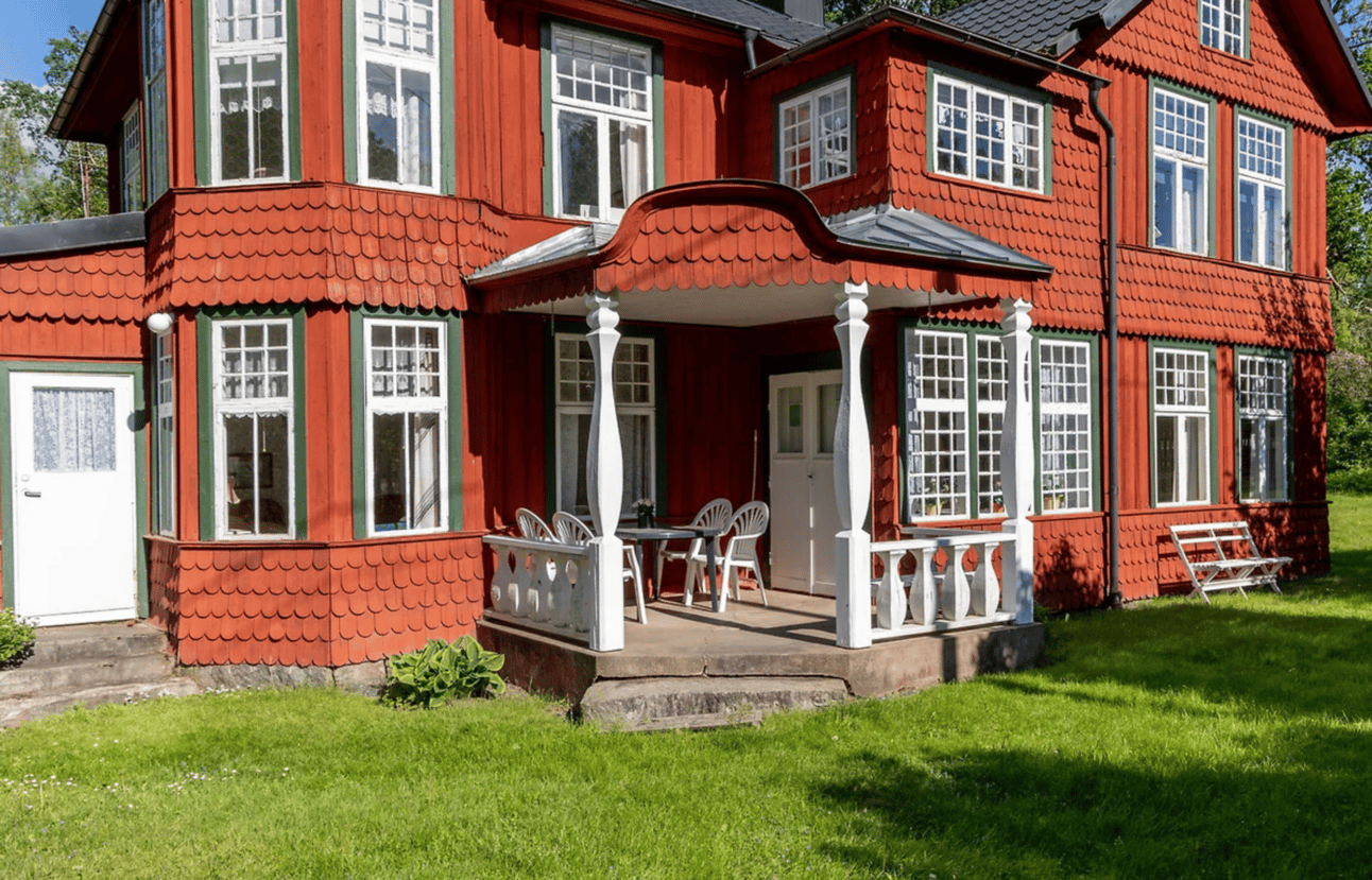 That porch though!